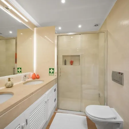 Superb, Relaxing And Tranquil 3 Bed In Algarve Apartment *